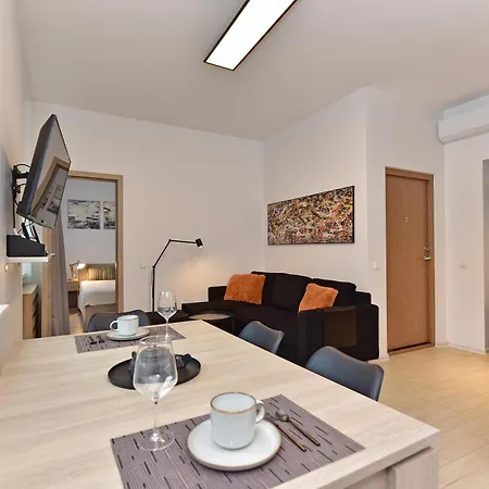 Butas Apartamentai Du *